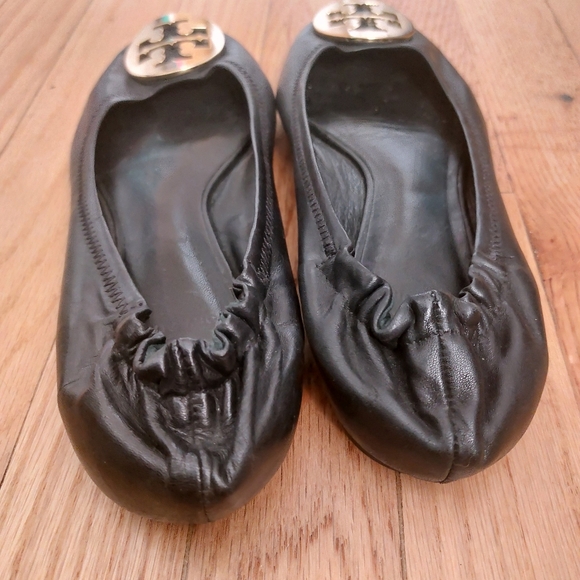 Tory Burch Black Leather Reva Flats Very EUC Size 8M - Picture 4 of 11
